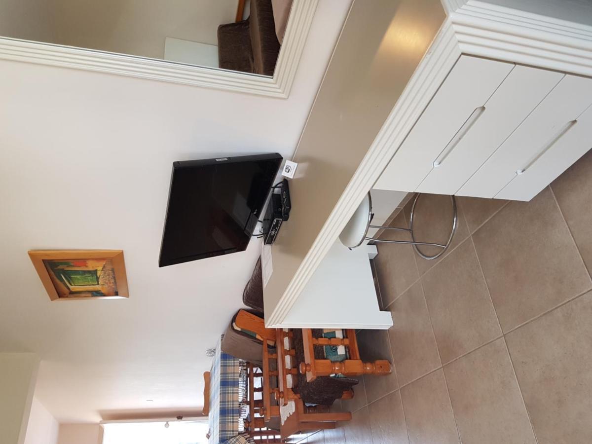 Zoe'S Court Apart otel Klorakas Dış mekan fotoğraf