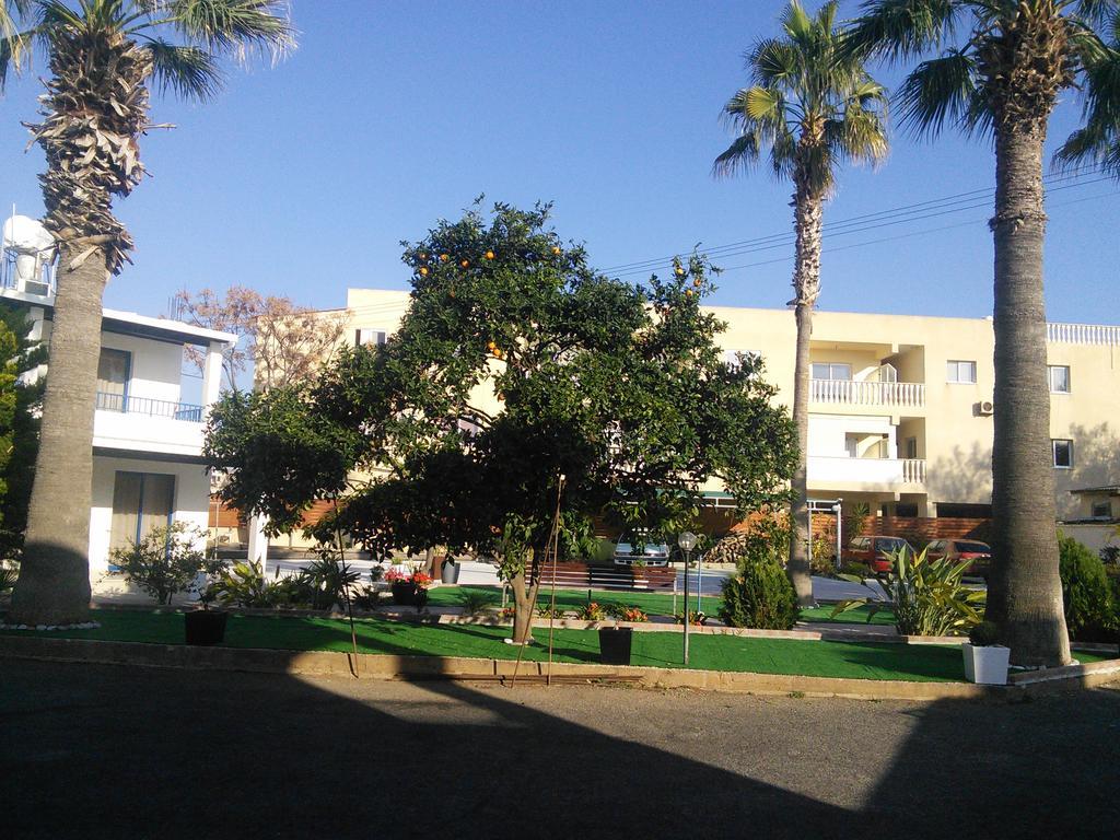 Zoe'S Court Apart otel Klorakas Dış mekan fotoğraf