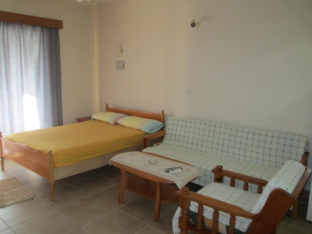 Zoe'S Court Apart otel Klorakas Oda fotoğraf