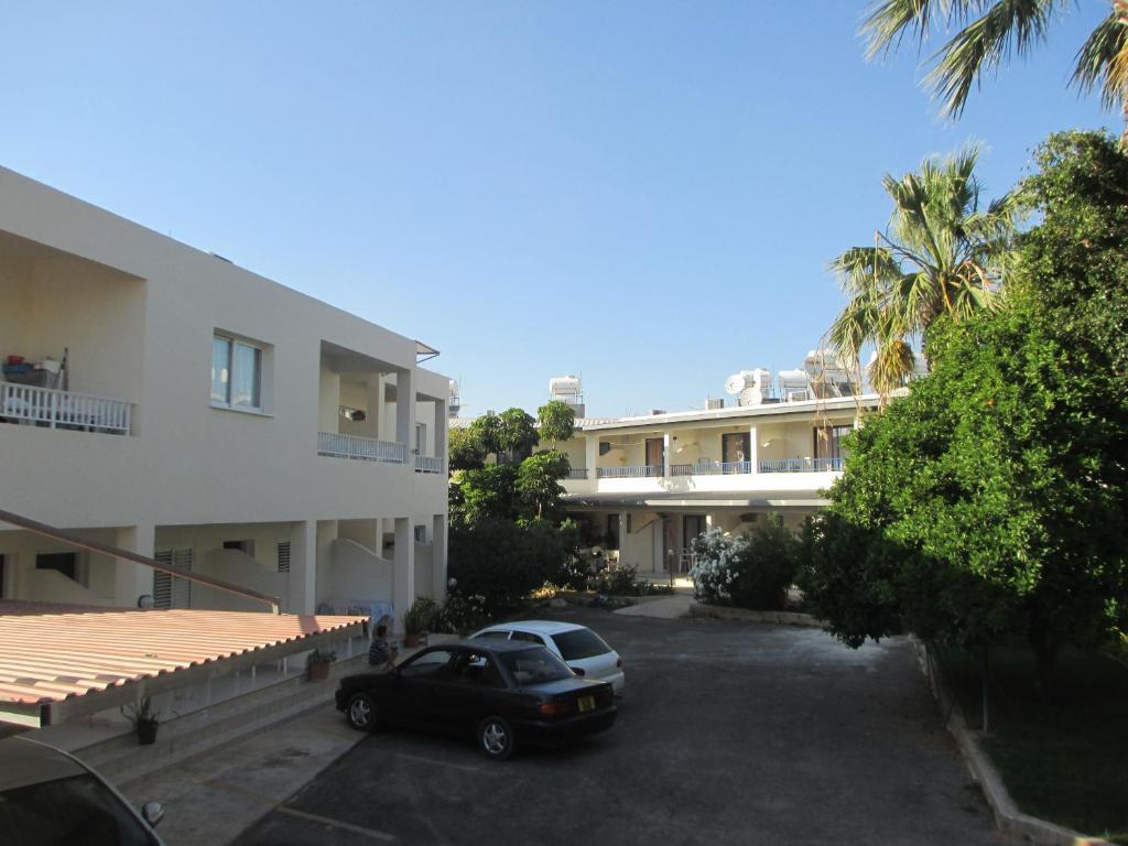 Zoe'S Court Apart otel Klorakas Dış mekan fotoğraf