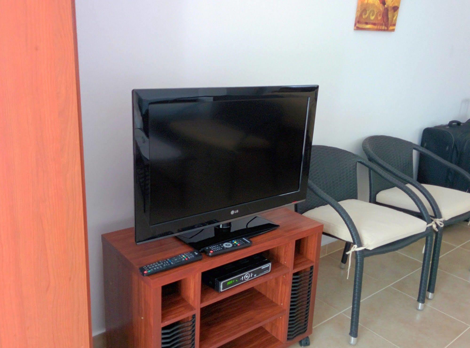 Zoe'S Court Apart otel Klorakas Dış mekan fotoğraf